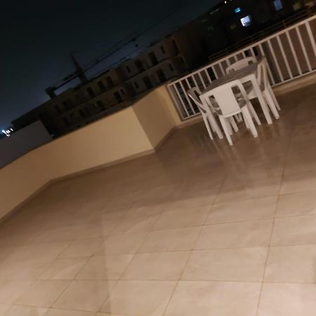 Central Apartment In Swieqi Is-Swieqi Kültér fotó