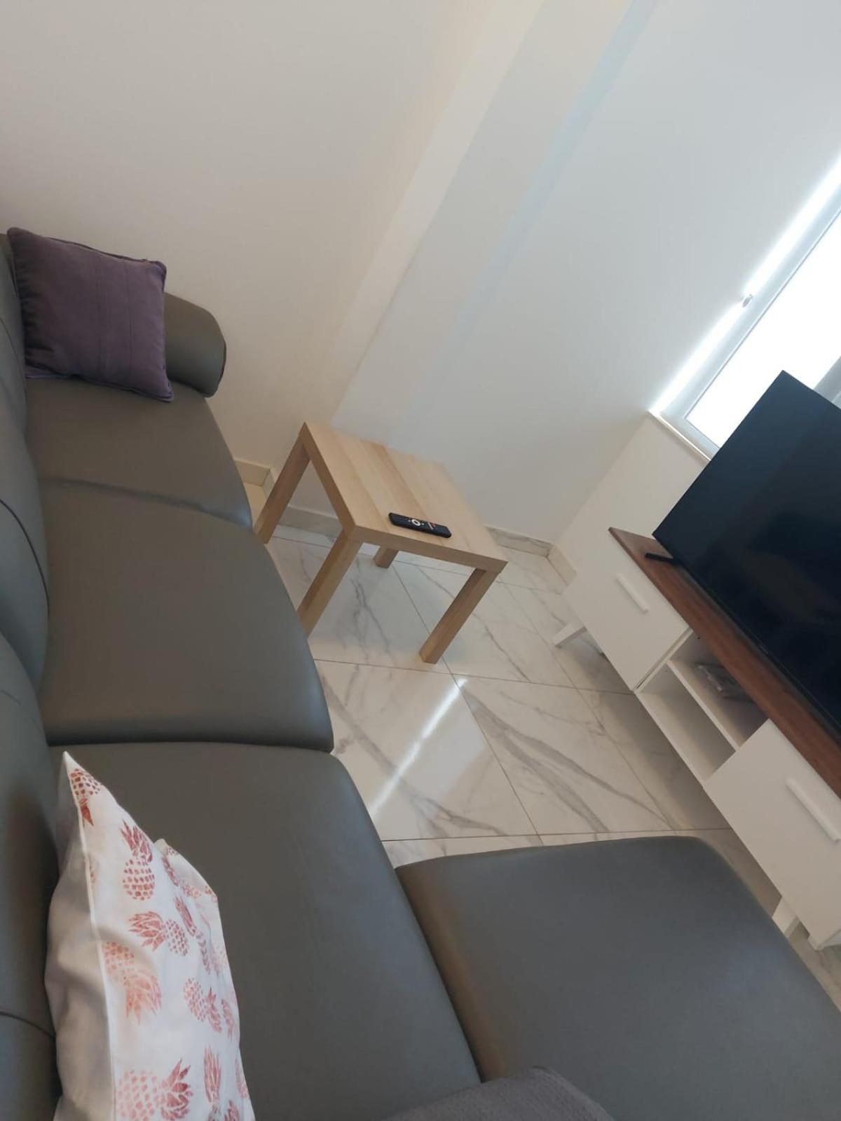 Central Apartment In Swieqi Is-Swieqi Kültér fotó